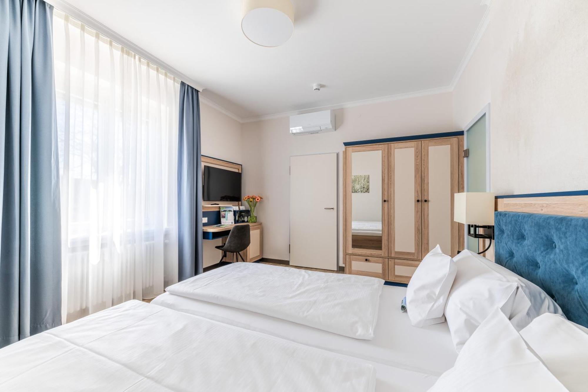 Strandhotel Loechnerhaus Reichenau Eksteriør bilde